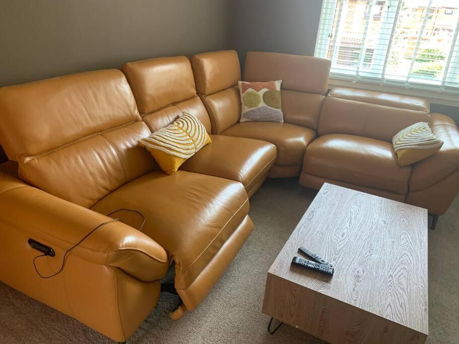 Cosy One Bed Flat Free Parking Appartement Send Buitenkant foto