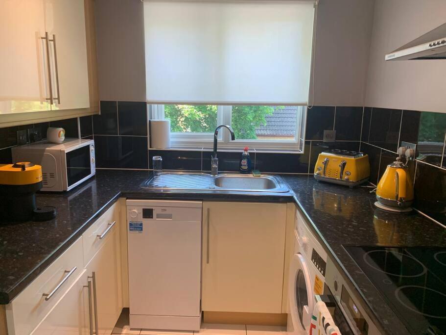 Cosy One Bed Flat Free Parking Appartement Send Buitenkant foto